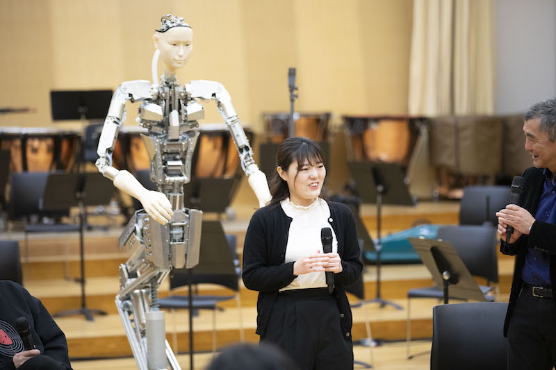 コンサートマスターの北原恵理さん（3年 ヴァイオリン）
